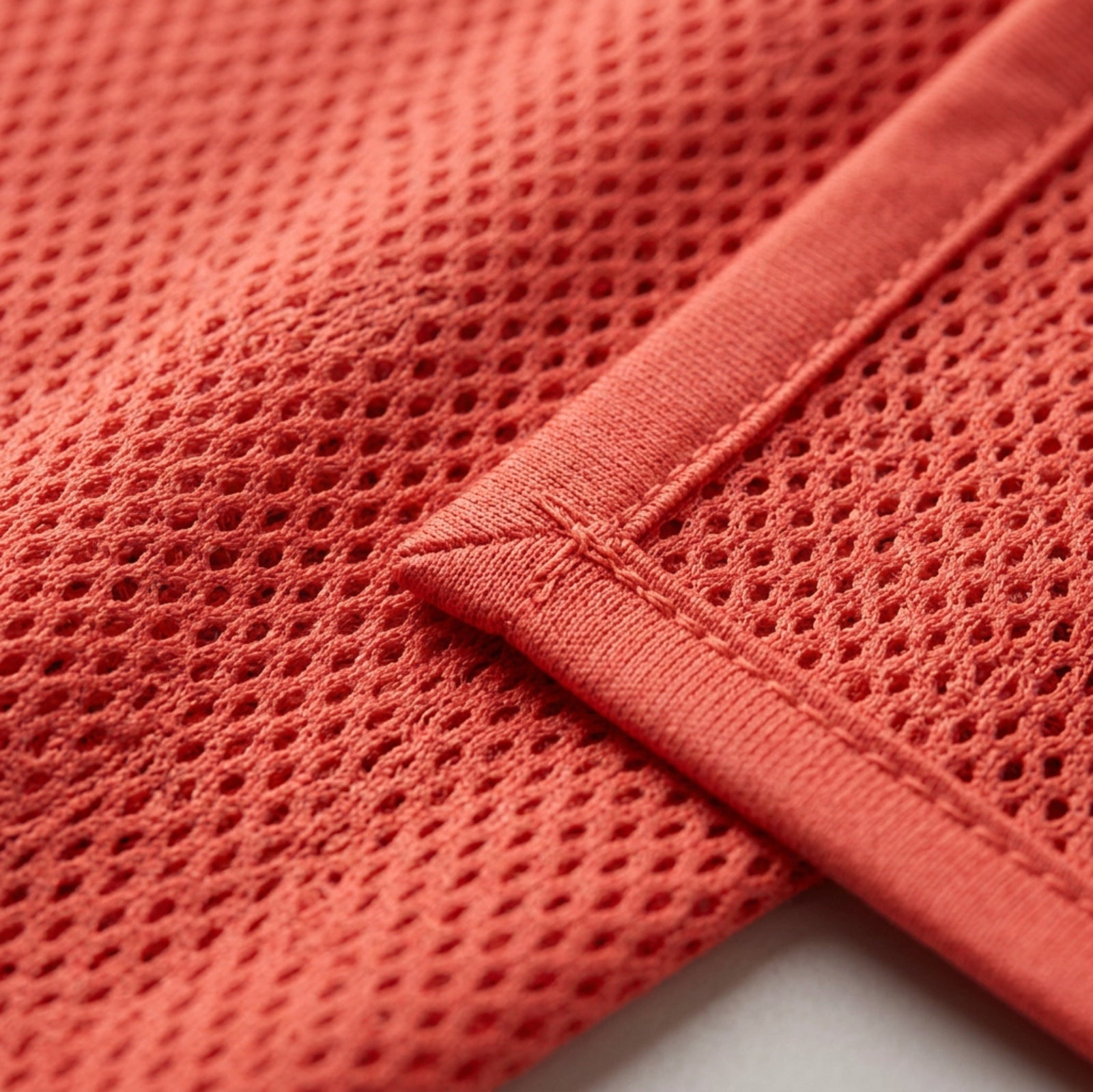 Heare Airgrid Workout Towel 38 x 12 in Coral Mesh Knit - Detail view
